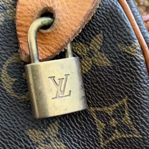 VINTAGE LOUIS VUTTON SPEEDY MONOGRAM CANVAS& LEATHER BAG W/SHOULDER STRAP - Picture 8 of 16